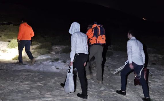 בחורי ישיבה חולצו בנחל פרת; 25 מתנדבים הוקפצו