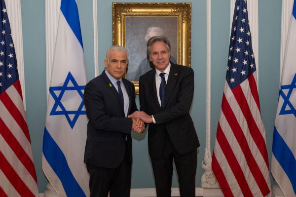 לפיד לבלינקן: "לא ננוח עד שהחטופים ישובו הביתה"