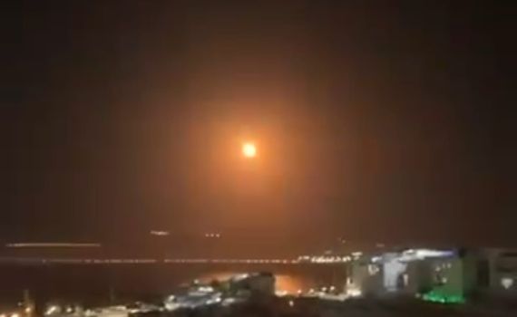 צפו: יירוט מעל אילת, דיווחים על פיצוץ עוצמתי