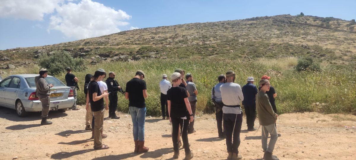 בעקבות פיגועי הטרור: הפגנה בכניסה לכפר הערבי