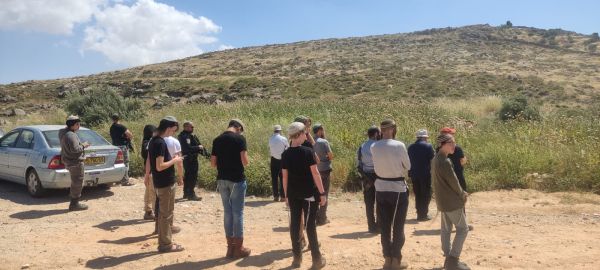 בעקבות פיגועי הטרור: הפגנה בכניסה לכפר הערבי