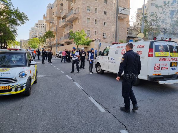 שני פצועים בפיגוע דריסה בירושלים; המחבלים נמלטו