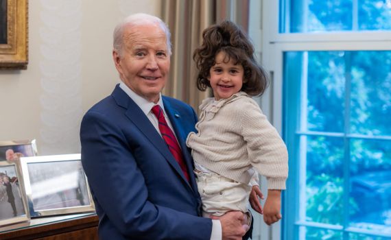 ביידן פרסם תמונה עם אביגיל עידן: "היא מדהימה"