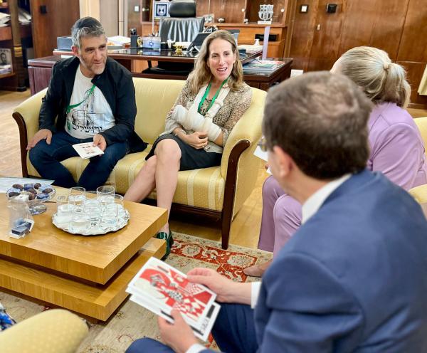 הנשיא הרצוג נפגש עם משפחת שפירא: "אצילות נפש שאין כמותה"