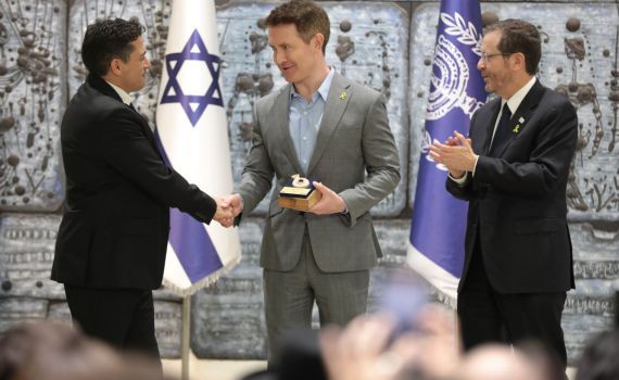 הוקרה מיוחדת לעיתונאי הבריטי תומך ישראל: "עומד לצידכם"