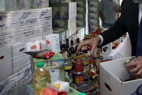 למה אי אפשר לחגוג פה חגים בלי ארגוני סיוע?