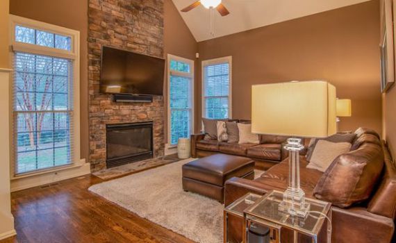 האם מאווררי התקרה חוזרים לאופנה העונה?