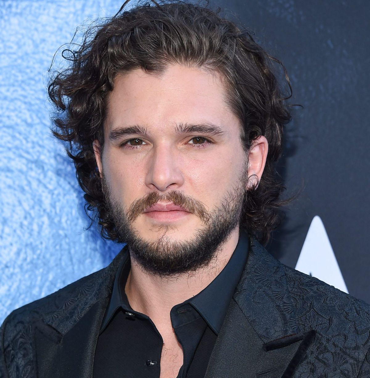 ג'ון סנואו חוזר? כוכב משחקי הכס משיב בראיון