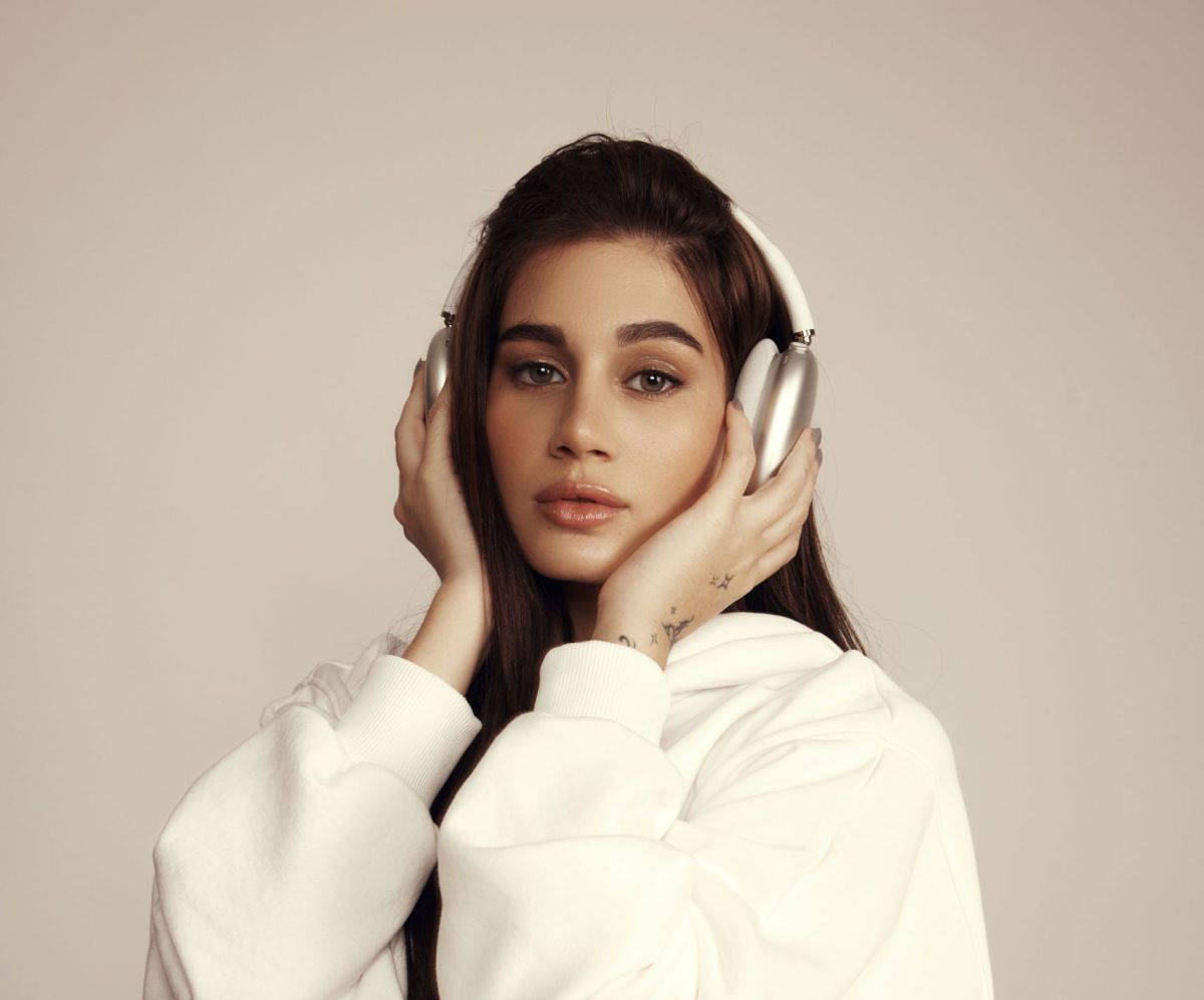 אחרי הפסקה של כמעט שנה: אלה לי בסינגל חדש