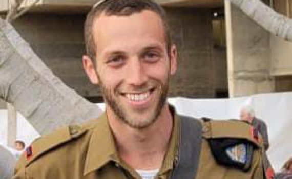 מצמרר: הלוחם שנפל בביצוע לשיר של עידן עמדי