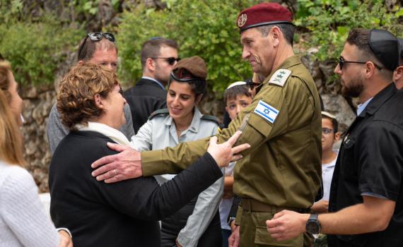 צפו: מפקדי צה"ל פוקדים את הקברים הצבאיים