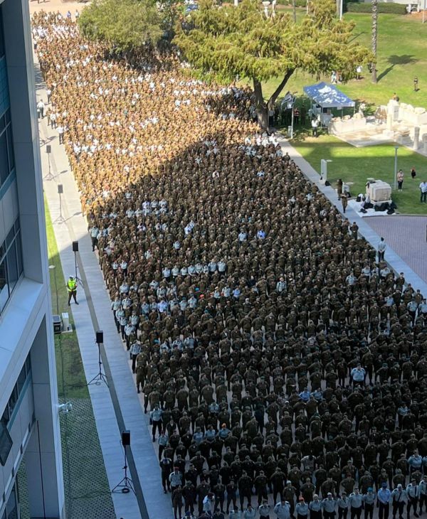 לעולם לא עוד: מאות חיילים עומדים דום בצפירה בקריה
