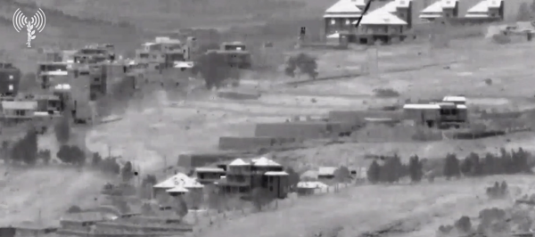 תקיפה בחמישה מרחבים: האש בלבנון עולה שלב