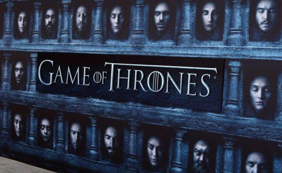 שחקן "משחקי הכס", איאן גלדר הלך לעולמו