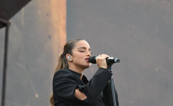 מכה לנועה קירל: ענקית המוזיקה בהודעה דרמטית