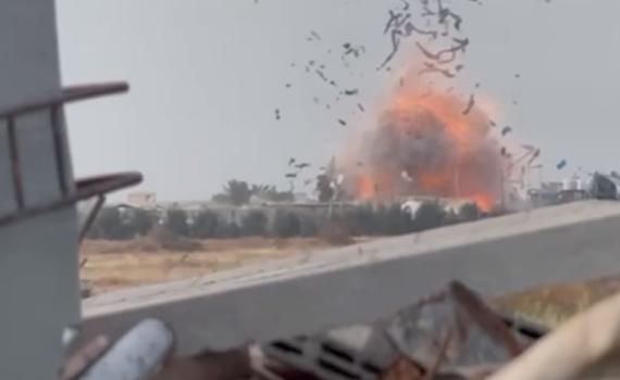 צפו: הפקודה ניתנה והמחרטה עלתה באש