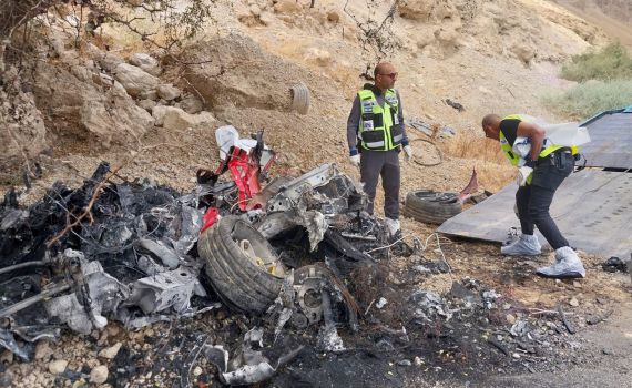 רכב פרארי התהפך ועלה באש: 2 הנוסעים נהרגו