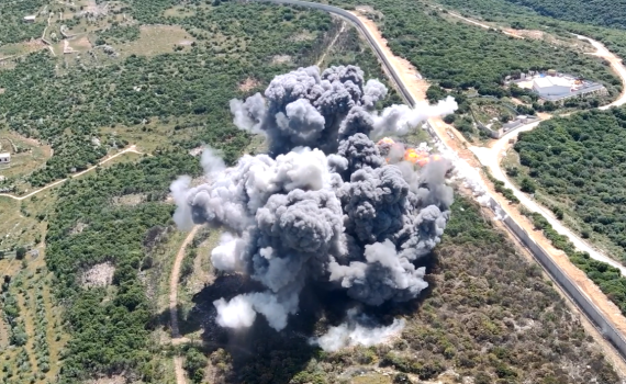 צפו: פטריות עשן מתקיפת צה"ל ב-20 מטרות בלבנון