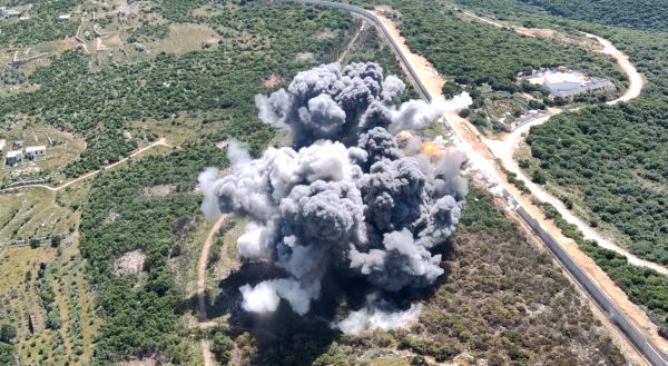 צפו: פטריות עשן מתקיפת צה"ל ב-20 מטרות בלבנון