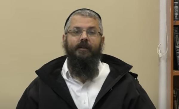 רב היישוב: "מי שמרביץ לחיילים אין מקומו איתנו"