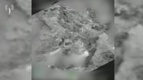 צפו: מטוסי קרב יירטו כלי טיס מעיראק