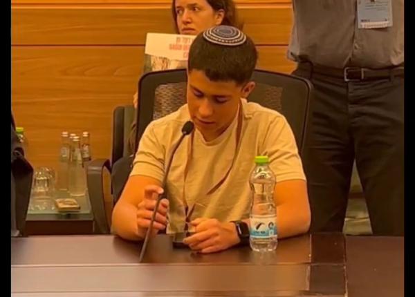 מבשר קלמזון בכנסת: "במקום למגן תביאו ניצחון"