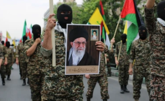 חמינאי חוגג: "הפגנות בארה"ב-הוכחה לצדק"