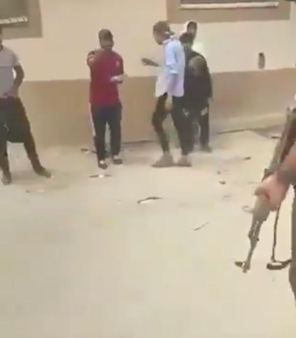 אנשי חמאס יורים בנערים עזתים שהתחננו לסיוע. צפו