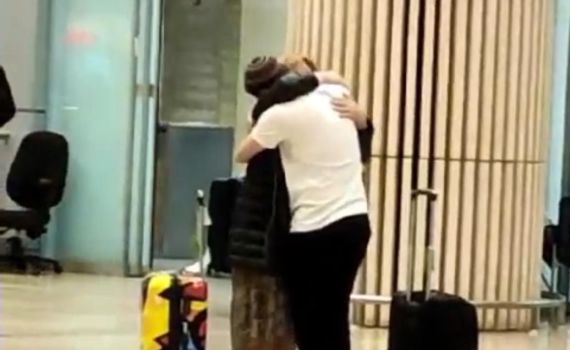 עצוב: החיבוק האחרון של אילן הי"ד עם אמו | צפו