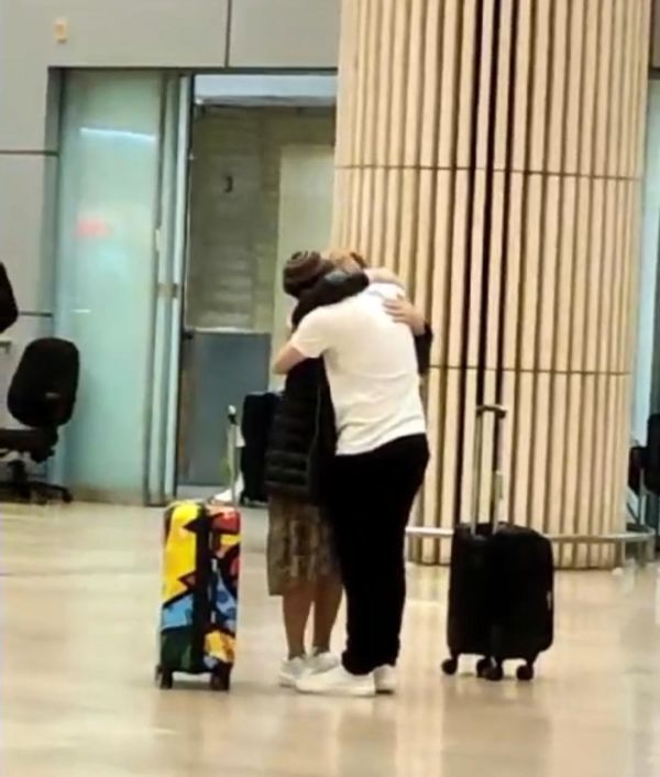 עצוב: החיבוק האחרון של אילן הי"ד עם אמו | צפו