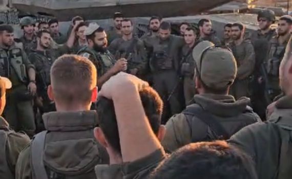 מרגש: לוחמים בתפילה לפני הכניסה לרפיח