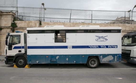 ניצל יחסי מרות: קצין בכיר בשב"ס הוצא לחופשה כפויה