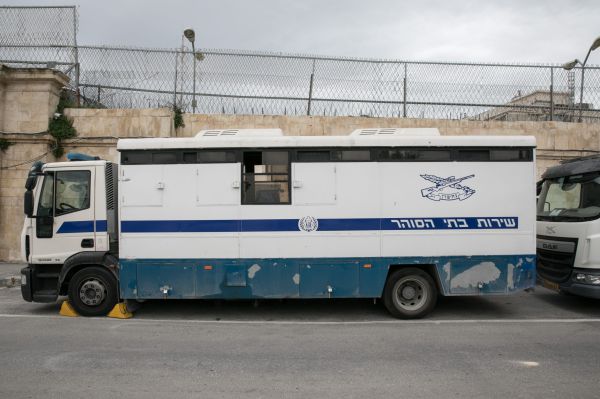 ניצל יחסי מרות: קצין בכיר בשב"ס הוצא לחופשה כפויה