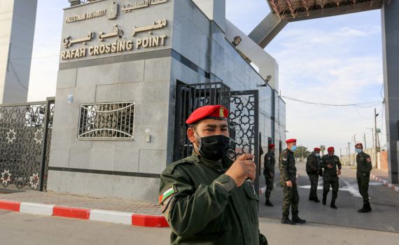 דיווח: מתנהל דיון לניהול פלסטיני במעברי הגבול בעזה