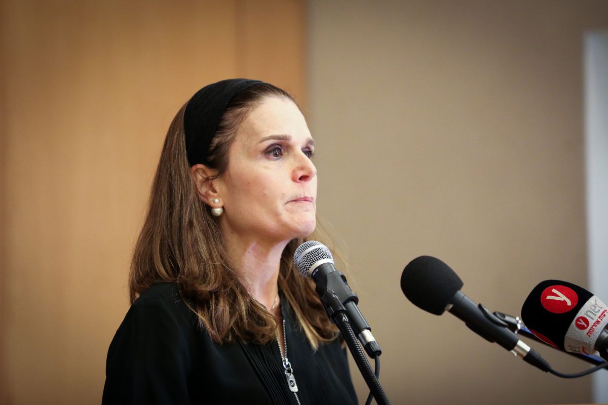 פיצוץ בימין: "את הזיה מוחלטת, תתבגרי כבר!"