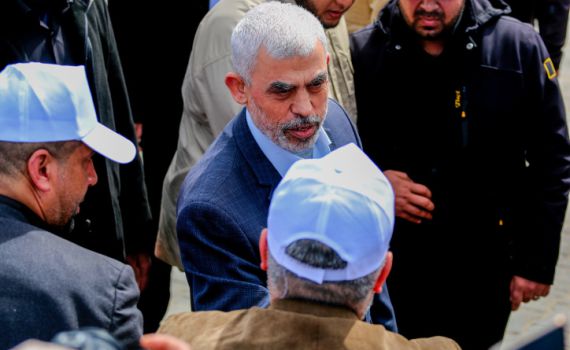 'מוקף ב-20 חטופים': פרטים חדשים על יחיא סינוואר