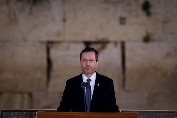 הרצוג על הסרטון: מעצים את ההבנה של עומק הזוועה