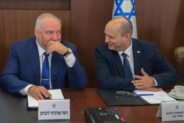 סקר: כמה מנדטים שווה מפלגת בנט-ליברמן-כהן?