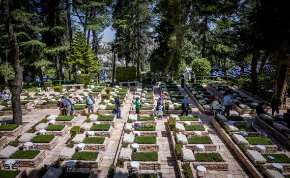 ערב יום הזיכרון: מניין חללי צה"ל עודכן ל-25,040