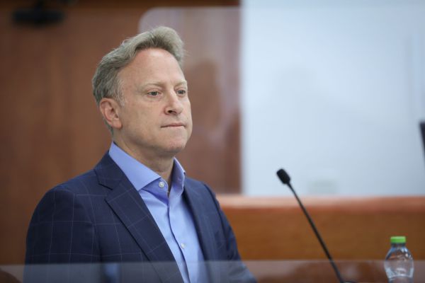 נקבע עונשו של ארי הרו, ראש סגל לשעבר של נתניהו