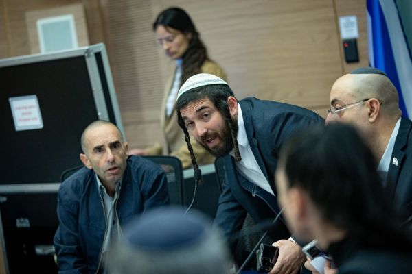 סוכות לתושבי הצפון: מבטיח להילחם אתכם בממשלה