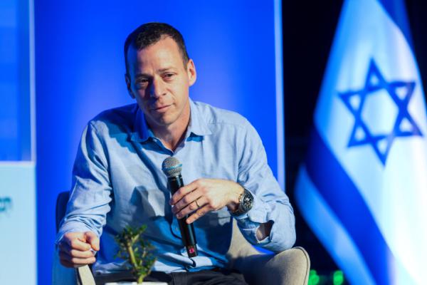 עמית סגל על בוגי יעלון: עוד הוכחה שאצלו הכל אישי