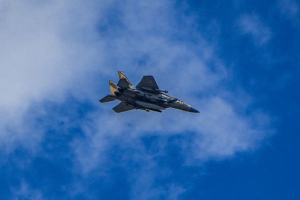 אש ללא הפסקה: לילה של תקיפות ברחבי לבנון. צפו