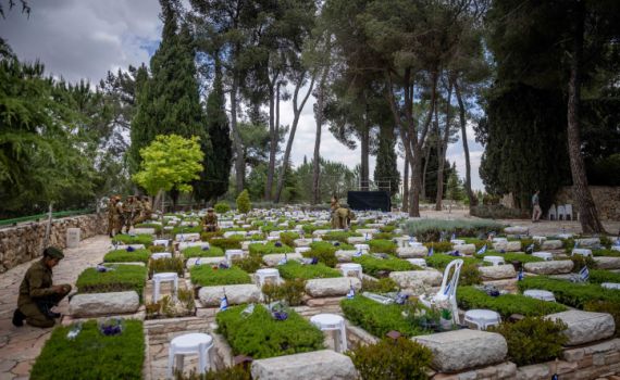 "חלק מהן מתכוונות לצאת כשהוא יתחיל לדבר"
