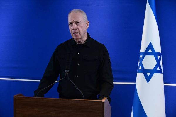 גלנט בביקורת: "לא אסכים לשלטון ישראלי בעזה"