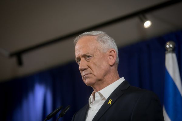 גנץ נגד יאיר גולן: "השאירו את צה"ל מחוץ למחלוקת"