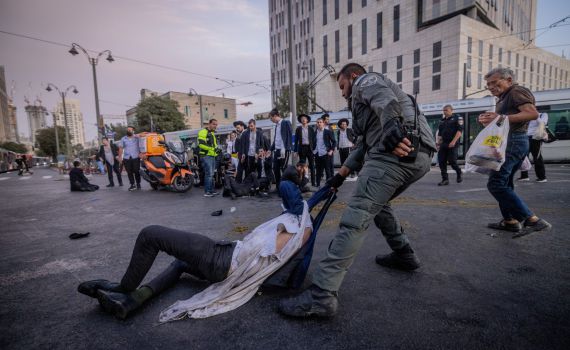 נחשף בכנסת: עוד אלימות של שוטרים נגד חרדים