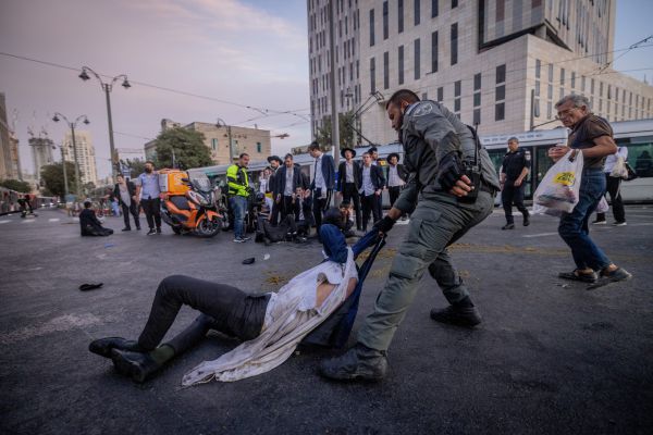 נחשף בכנסת: עוד אלימות של שוטרים נגד חרדים