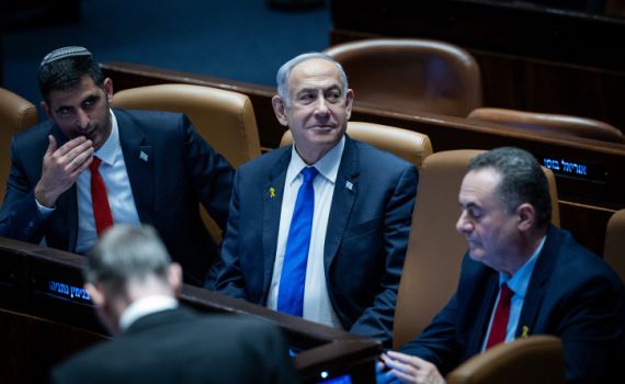 סקר מנדטים: גנץ קורס; הקואליציה מזנקת