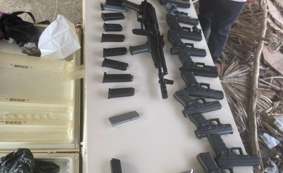 במגרש כדורגל: המשטרה איתרה מצבור אמל"ח גדול